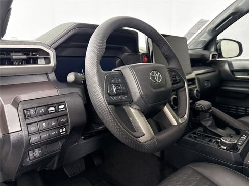 Used 2024 Toyota Tacoma TRD Off-Road w/ TRD Off Road Premium Package AWD/4WD image 4