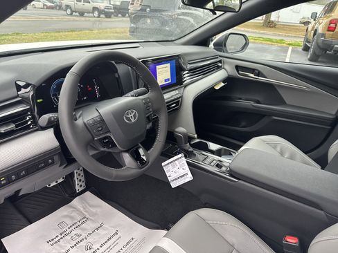 New 2025 Toyota Camry SE image 16