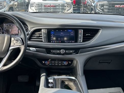 Used 2022 Buick Enclave Premium AWD/4WD image 28