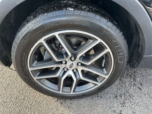 Used 2019 Ford Explorer Sport image 56