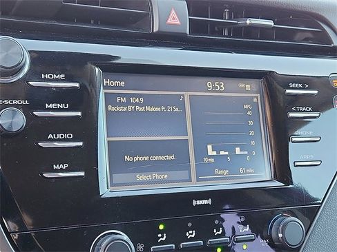 Used 2020 Toyota Camry LE image 14