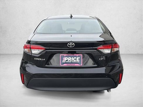 Used 2025 Toyota Corolla LE image 6