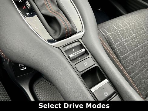 Used 2025 Honda HR-V Sport image 14