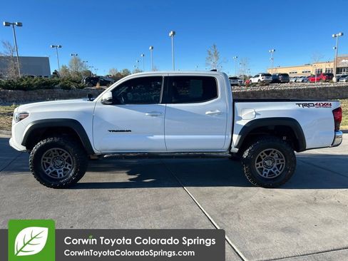 Used 2019 Toyota Tacoma TRD Off-Road image 4