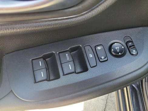 Used 2024 Honda HR-V LX image 21