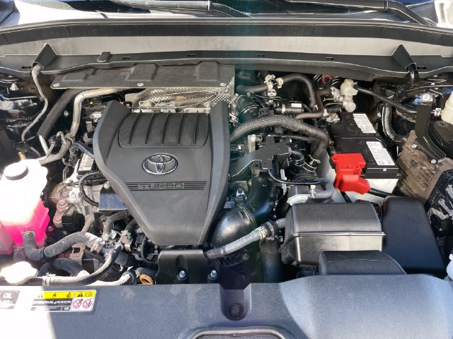 Used 2025 Toyota Grand Highlander AWD image 31