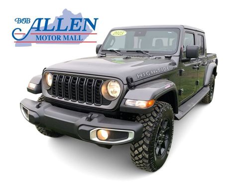 Used 2025 Jeep Gladiator Sport AWD/4WD image 1