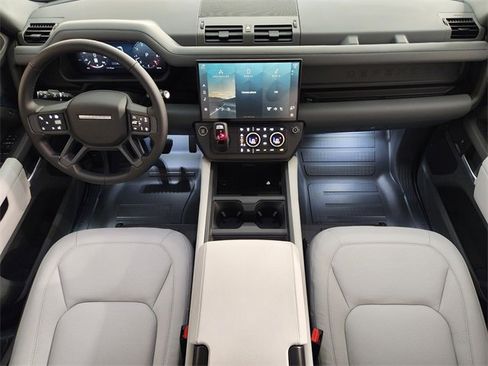 New 2026 Land Rover Defender 110 X-Dynamic SE image 4