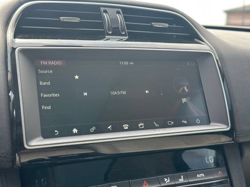 Used 2019 Jaguar F-PACE Prestige AWD/4WD image 31