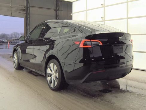 Used 2023 Tesla Model Y Long Range image 13