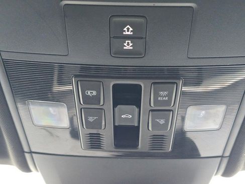 Used 2020 Volkswagen Atlas Cross Sport SEL image 39