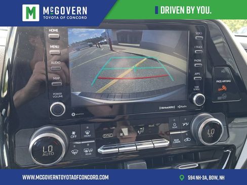 Used 2022 Toyota Highlander LE FWD image 36