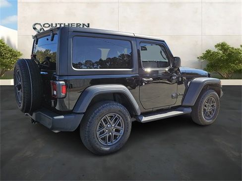 Used 2024 Jeep Wrangler Sport S image 5