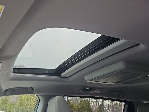 Used 2018 Honda Odyssey Elite image 8