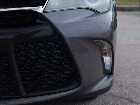 Used 2017 Toyota Camry SE image 15