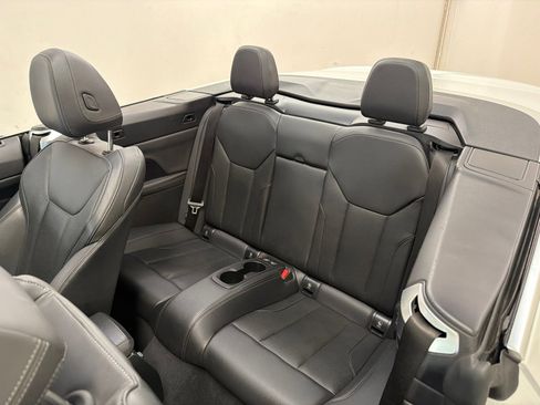 Used 2025 BMW 430i Convertible RWD image 9