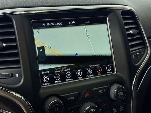 Used 2018 Jeep Grand Cherokee Limited w/ Luxury Group II image 16