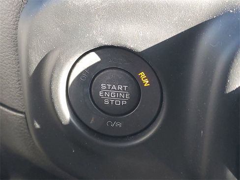 Certified 2023 Jeep Gladiator Sport image 25