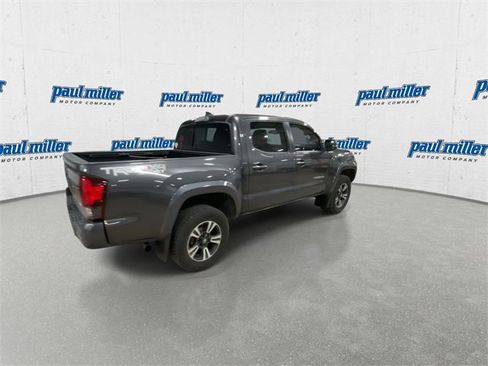 Used 2018 Toyota Tacoma SR5 image 11