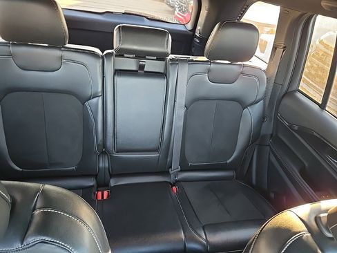 Used 2022 Jeep Grand Cherokee Altitude image 37