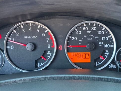 Used 2012 Nissan Pathfinder Silver image 25