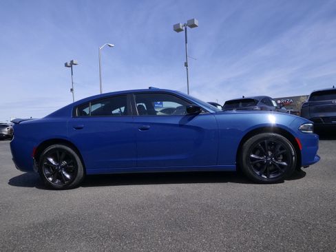 Used 2021 Dodge Charger SXT w/ Blacktop Package image 5