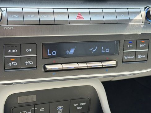 Used 2025 Hyundai Kona SEL FWD image 20
