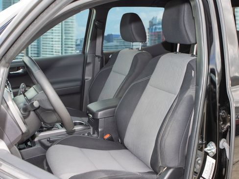 Used 2023 Toyota Tacoma TRD Sport w/ Advanced Technology Package image 15