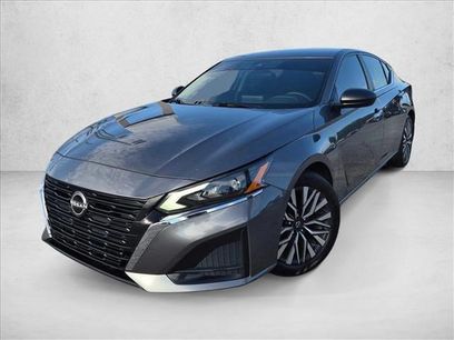 Used 2024 Nissan Altima 2.5 SV