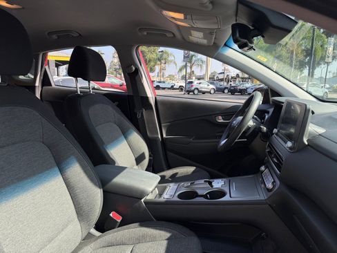 Used 2022 Hyundai Kona SEL w/ Cargo Package image 18