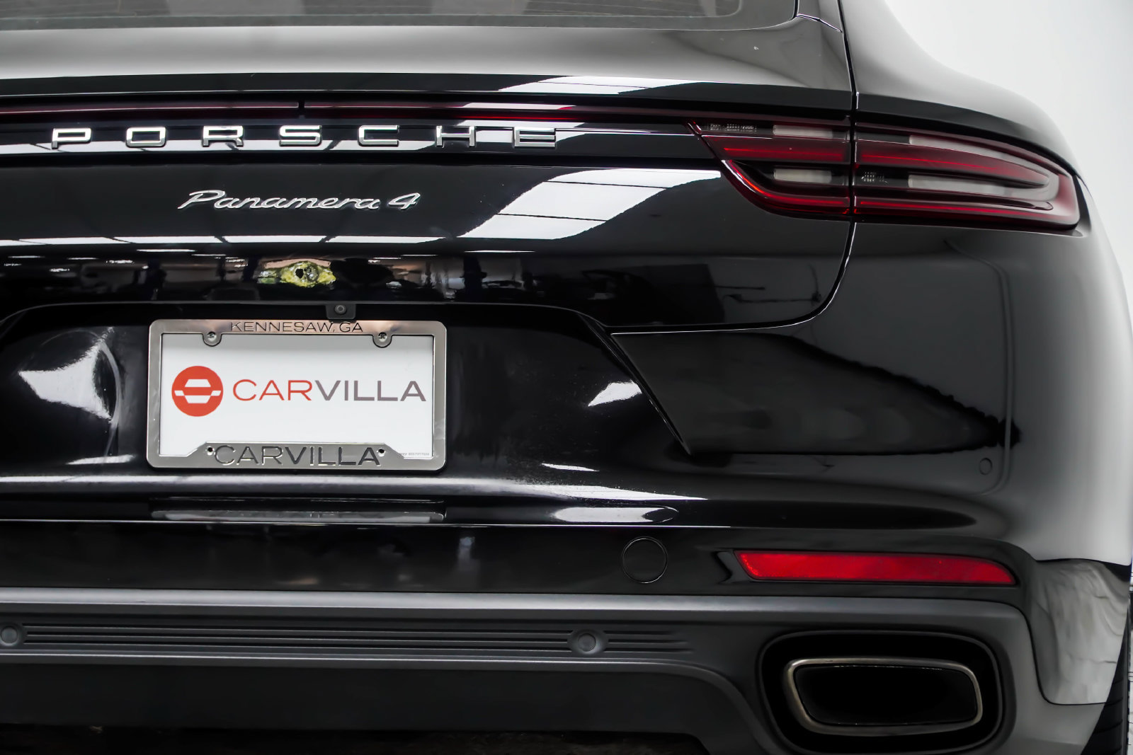 Used 2017 Porsche Panamera 4 AWD/4WD image 16