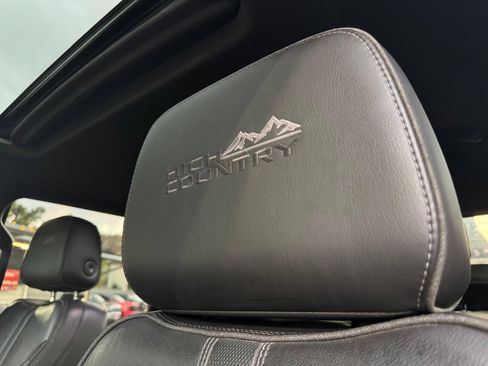 Used 2020 Chevrolet Silverado 2500 High Country w/ Technology Package image 16