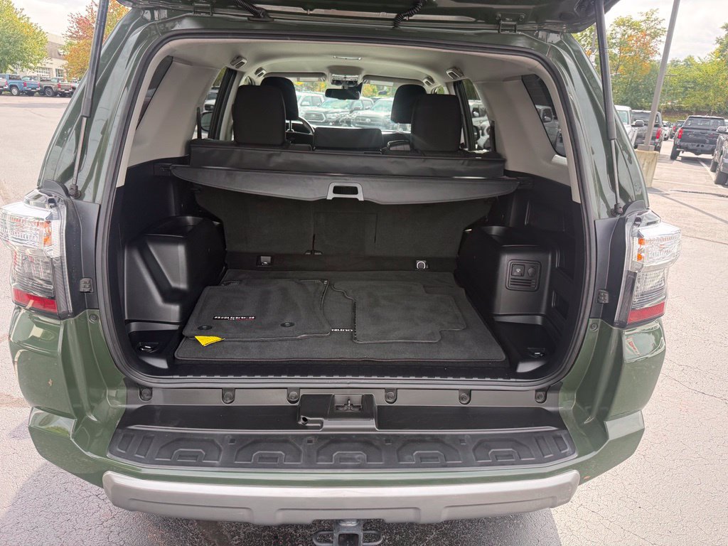 Certified 2022 Toyota 4Runner TRD Off-Road AWD/4WD image 17