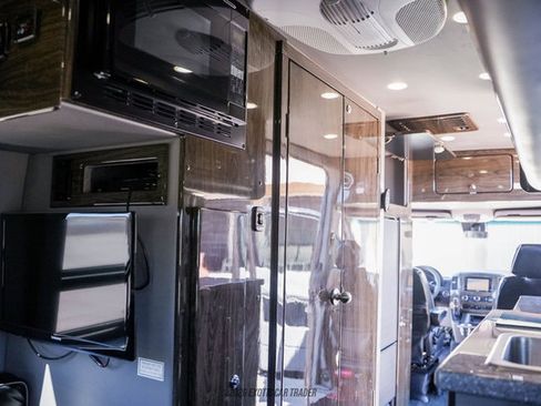 Used 2017 Mercedes-Benz Sprinter 3500 image 35