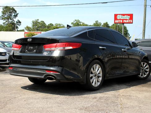 Used 2018 Kia Optima EX image 3