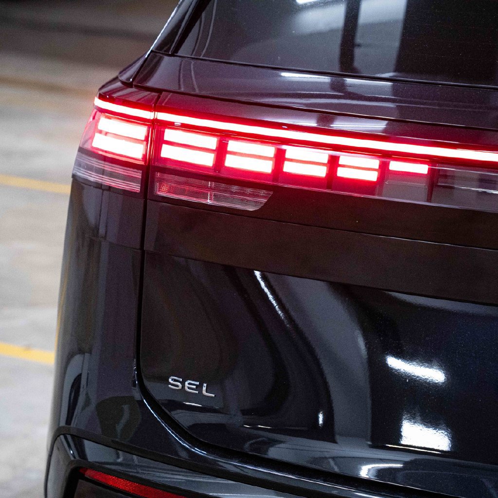 New 2027 Volkswagen Atlas SEL R-Line AWD/4WD image 5