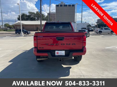 Certified 2026 Toyota Tacoma SR5 AWD/4WD image 5