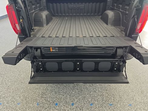 Used 2025 GMC Sierra 1500 AT4 w/ AT4 Premium Package AWD/4WD image 21