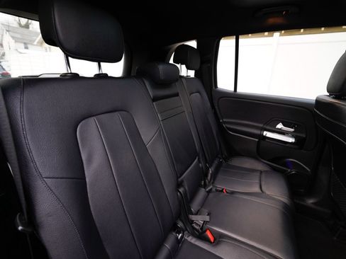 Used 2020 Mercedes-Benz GLB 250 4MATIC image 33