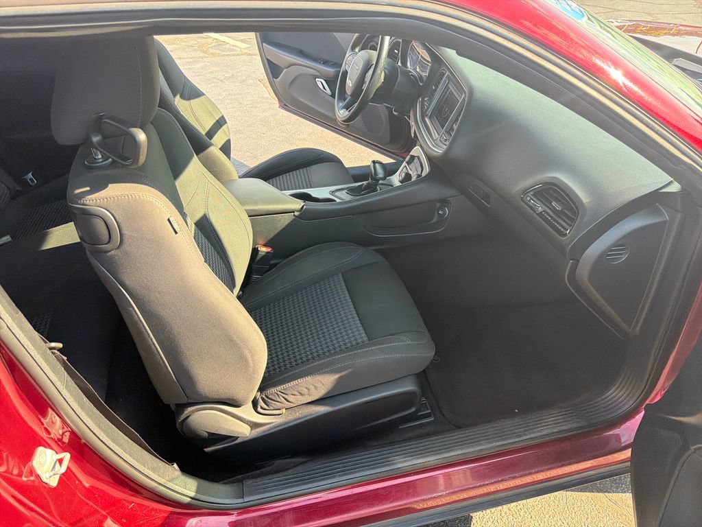 Used 2018 Dodge Challenger SXT RWD image 38