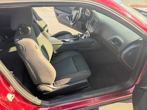 Used 2018 Dodge Challenger SXT RWD image 38