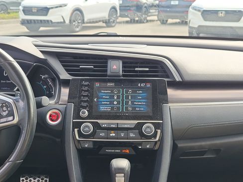 Used 2019 Honda Civic Touring image 18