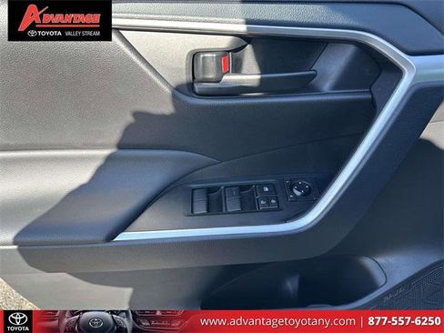Certified 2025 Toyota RAV4 LE image 21