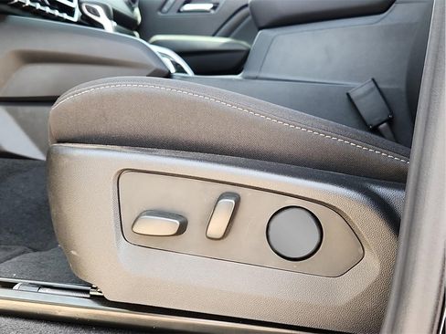 New 2025 Chevrolet Colorado LT w/ LPO, Pro Essentials Package image 18