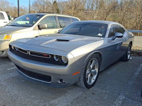 Used 2015 Dodge Challenger R/T Plus image 3