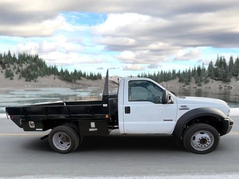 Used 2006 Ford F450 165 W.B. 2D image 2