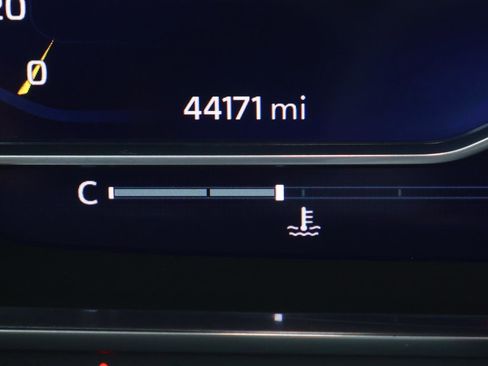 Used 2022 Chevrolet Tahoe Z71 w/ Z71 Off-Road Package image 34