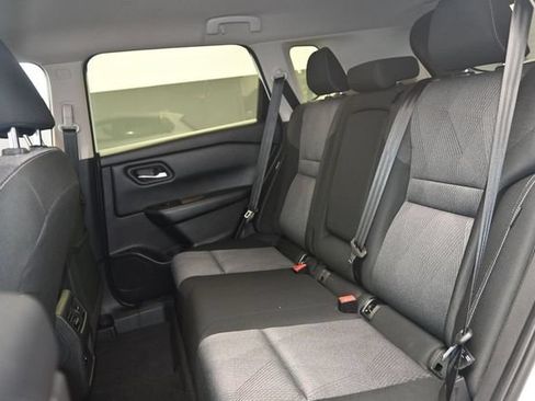 Used 2025 Nissan Rogue SV AWD/4WD image 11