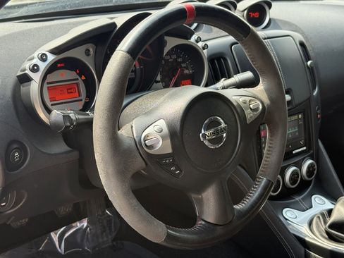 Used 2011 Nissan 370Z Touring w/ Sport Pkg image 14