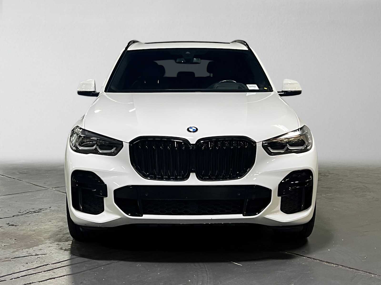 Used 2023 BMW X5 xDrive40i w/ M Sport Package AWD/4WD image 8